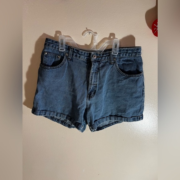 XHILARATION Women Medium Wash Jeans Shorts Size 13 100% Cotton Waist 32 pockets - Picture 7 of 16